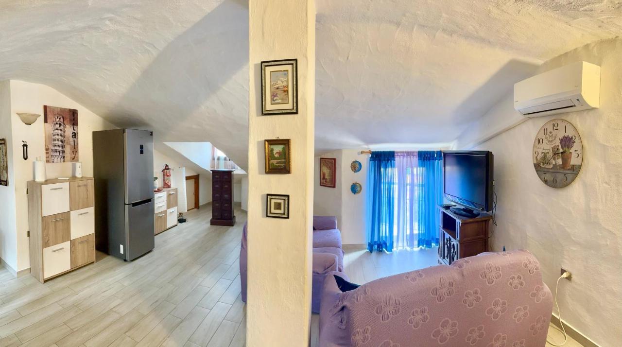 The Quiet Mansard Apartamento Olbia Exterior foto